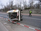 Wypadek karetki w Konstantynowie Łódzkim. Jedna osoba nie żyje