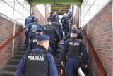 Pełno policji na dworcu PKP w Głogowie. Co tam się działo? ZDJĘCIA