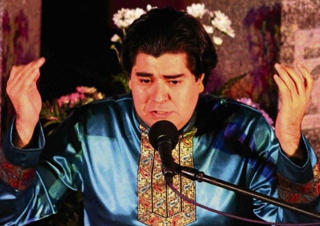 Salar Aghili wykonał tradycyjne sakralne pieśni perskie