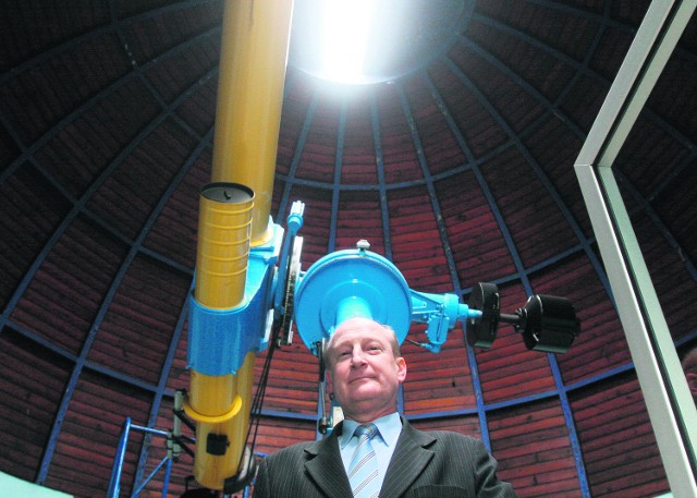 Dyrektor Planetarium Lech Motyka czeka na lunety