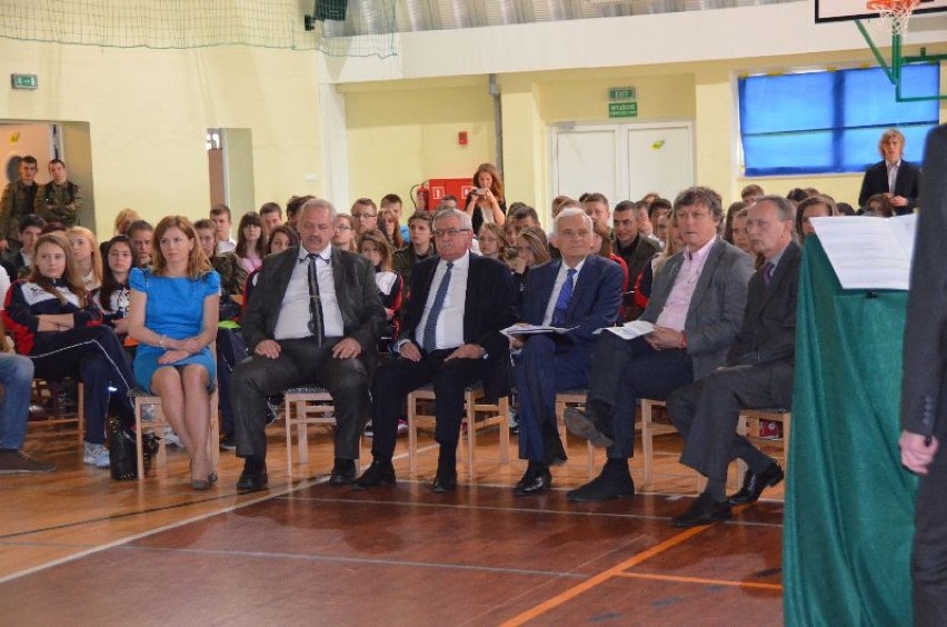 Jerzy Buzek gościł w Zespole Szkół Ogólnokształcących nr 14 w Sosnowcu [ZDJĘCIA]