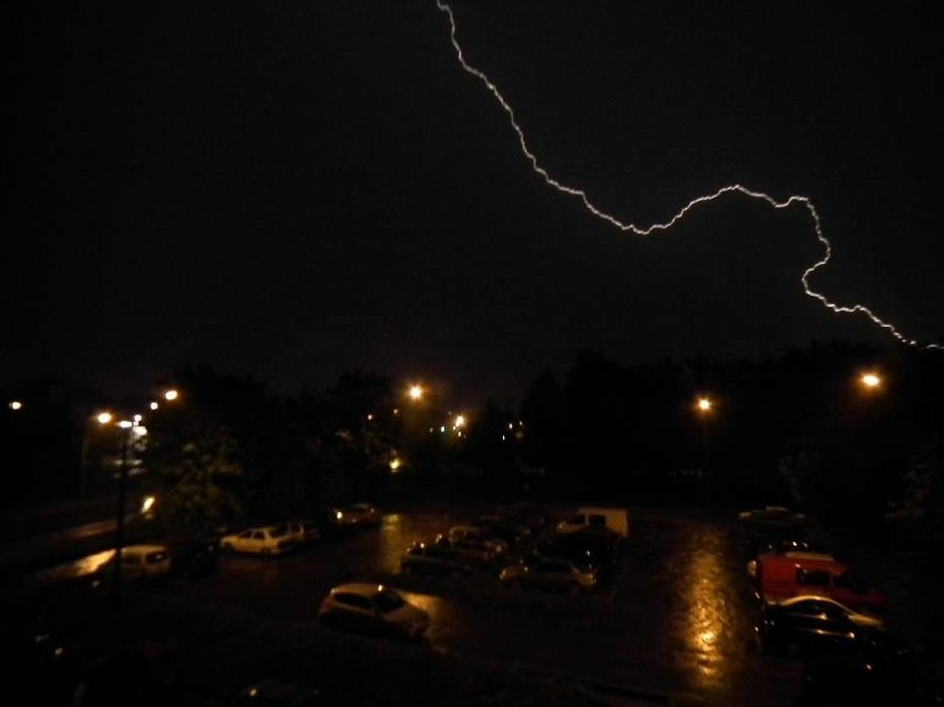 Burza i opady gradu zbliżają się do Śremu. Synoptycy...