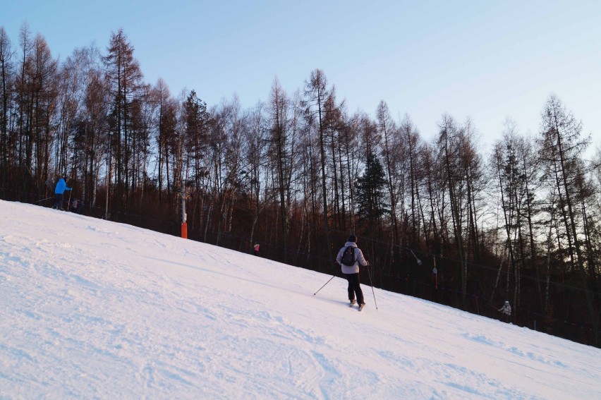 Sezon narciarski na Jurze trwa w tym roku wujątkowo króko. Właściciele stacji mają nadzieję, iż uda im się utrzymać otwarte ośrodki tak długo, jak będzie to możliwe.