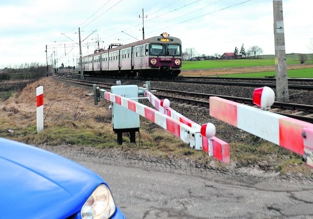 Przejazd kolejowy w Mikołajkach w kierunku Pierzchowic niebawem zastąpi tunel