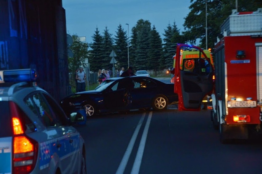 Wypadek na Szadkowskiej. BMW uderzyło w wiadukt