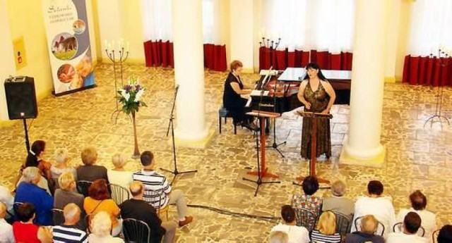 Koncerty odbywają się w Zakładzie Przyrodoleczniczym w Solankach i cieszą się wielkim powodzeniem zarówno u kuracjuszy, jak i mieszkańców miasta.