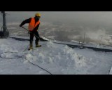 Jak odśnieżyć dach - zimowy poradnik