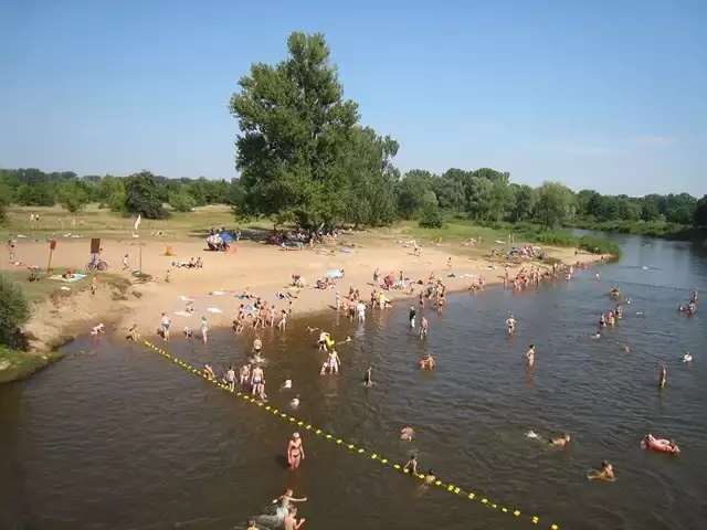 Pijana matka została wyłapana podczas odpoczynku na plaży w Sieradzu