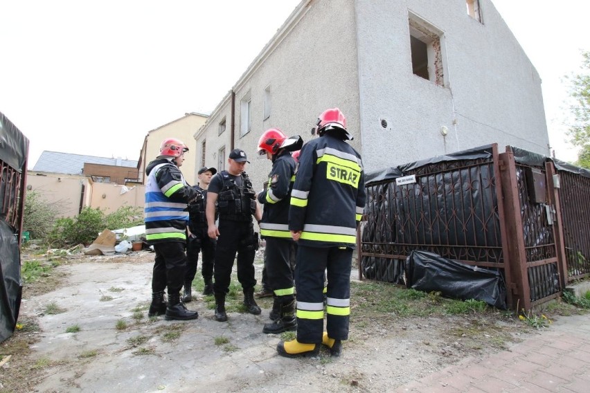W czasie remontu domu przy ulicy Mazurskiej w Kielcach uszkodzono rurę z gazem. Strażacy w akcji