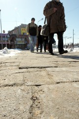 Mój Reporter: Chodniki w Lublinie czekają na wiosnę i remont