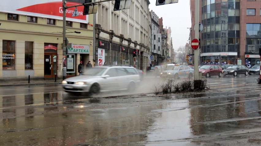 Deszczówka zalewa Wrocław. A będzie jeszcze gorzej