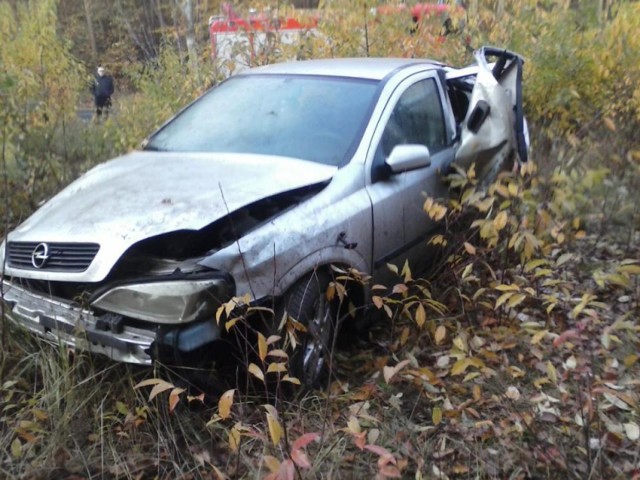 Wypadek między Wiórkiem a Sasinowem: Dwa auta rozbite