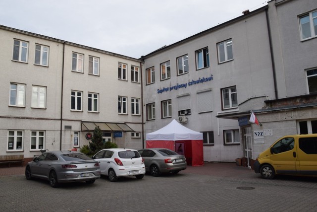 Szpital zakaźny w Zduńskiej Woli ma pierwszych pacjentów. Mogą być z całej Polski