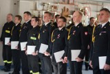 Strażacy z Komendy Powiatowej PSP w Żarach dostali awanse i odznaczenia. W ich szeregi wstąpiło dwóch nowych funkcjonariuszy