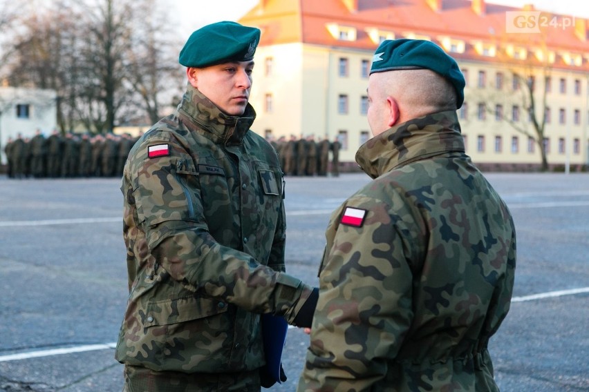 Pomógł w zatrzymaniu nożownika w Galaxy. Szeregowy: Nie czuję się bohaterem [WIDEO, ZDJĘCIA]