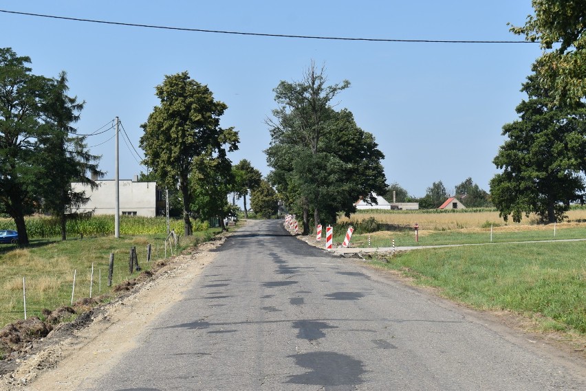 Trwa przebudowa drogi powiatowej w Czerminie
