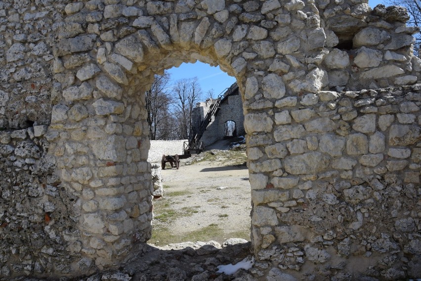 Rezerwat Smoleń to piękne miejsce znajdujące się na Jurze...