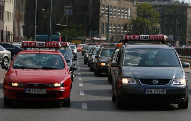 Taxi podpowiada jak korzystać z MPK