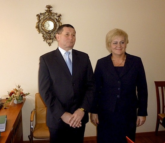 Posłanka, Małgorzata Pępek oraz Jerzy Knapek, tymczasowo pełniący obowiązki wójta gminy Ślemień, do czasu przeprowadzenia przedterminowych wyborów.