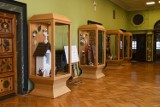 Szmaciane lalki w Wojewódzkim Domu Kultury w Kielcach. Już można oglądać wyjątkową wystawę (ZDJĘCIA)