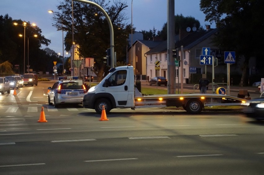 Wieczorna kolizja na ulicy Szczecińskiej w Słupsku [ZDJĘCIA]