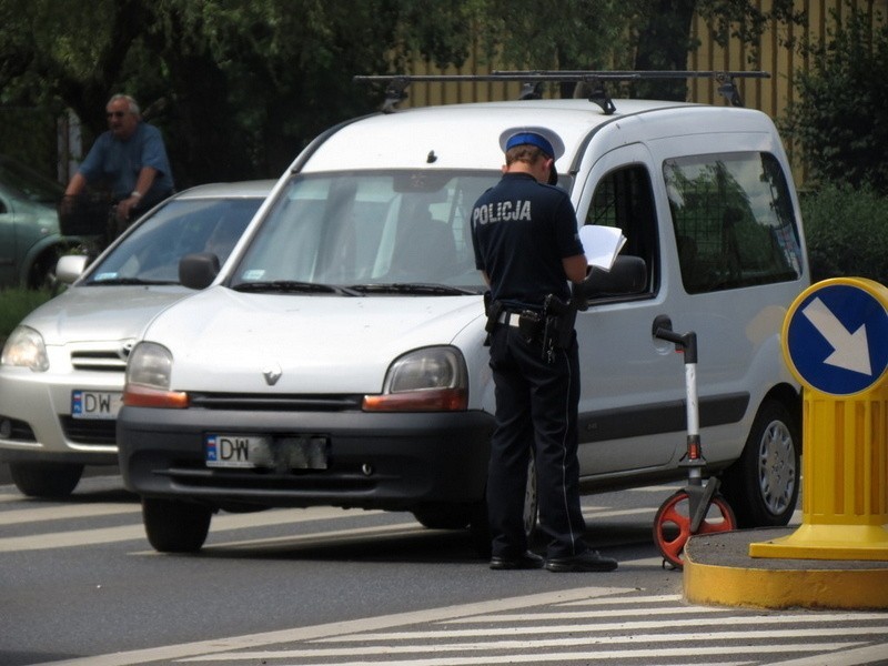 Wrocław: Staruszka potrącona na przejściu dla pieszych (ZDJĘCIA)