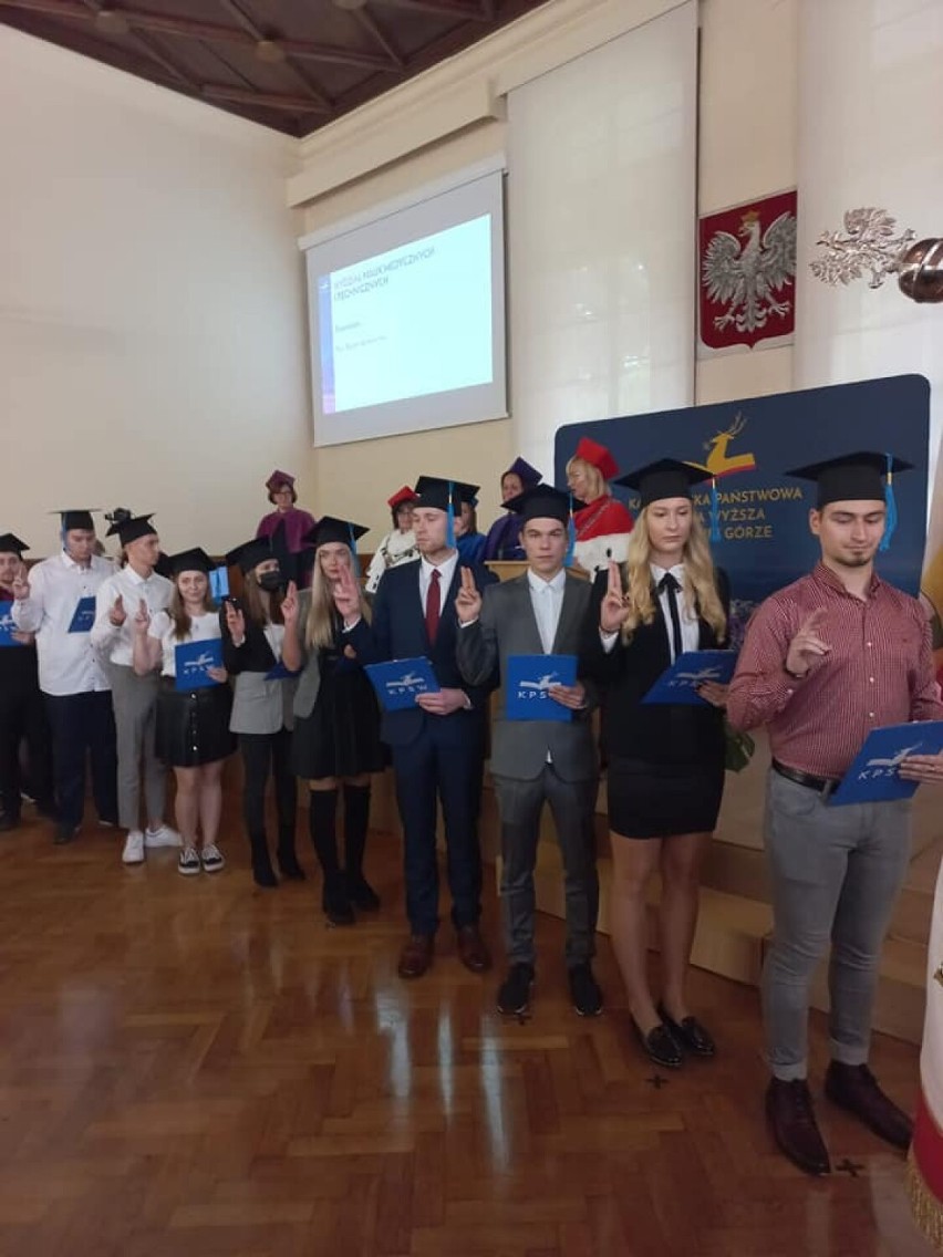 Studenci w Jeleniej Górze. Uroczysta inauguracja roku akademickiego w Karkonoskiej Państwowej Szkole Wyższej