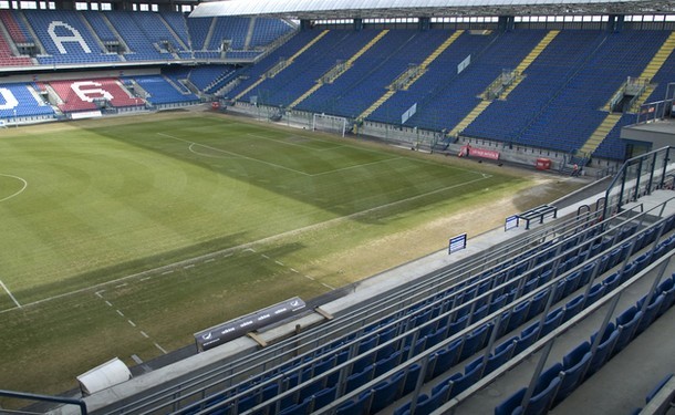 Zawaliła się część dachu na stadionie Wisły 