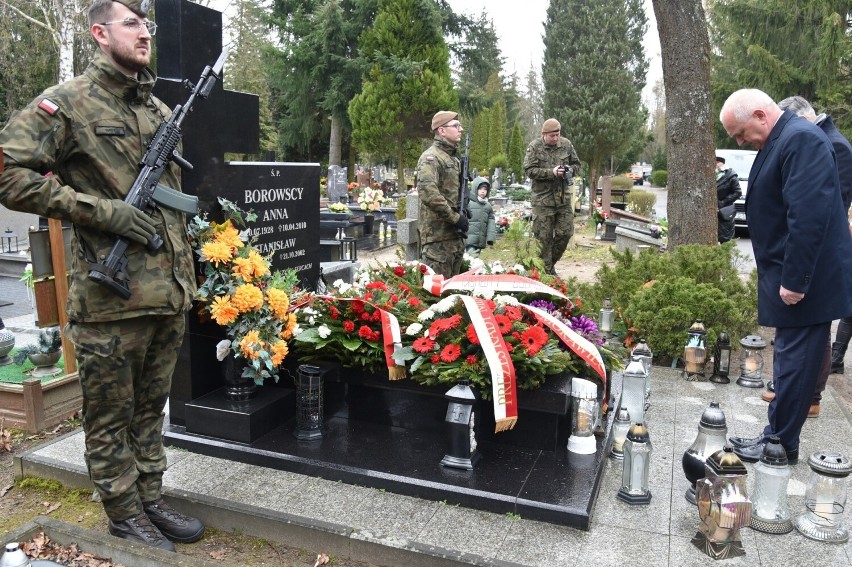Anna Borowska i jej wnuk Bartosz Borowski zostali pochowani...