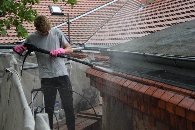 Kościan. Widać już pierwsze efekty prac. Remont budynku starostwa