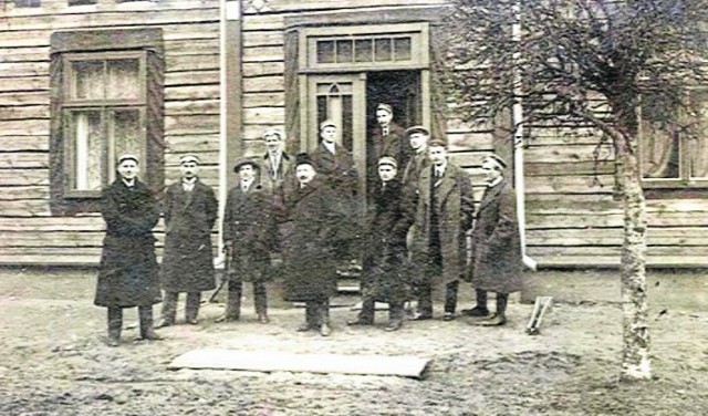Konwentowicze przed kwaterą w Dorpacie 1912