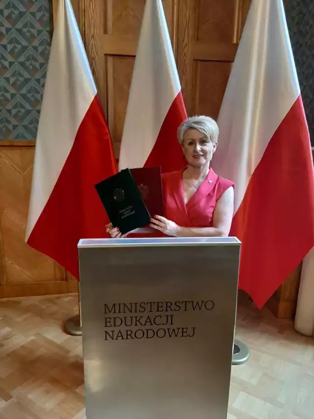 Elżbieta Barbara Kotyla z Oddziału PTTK w Żarnowie uhonorowana tytułem "Nauczyciel Kraju Ojczystego"