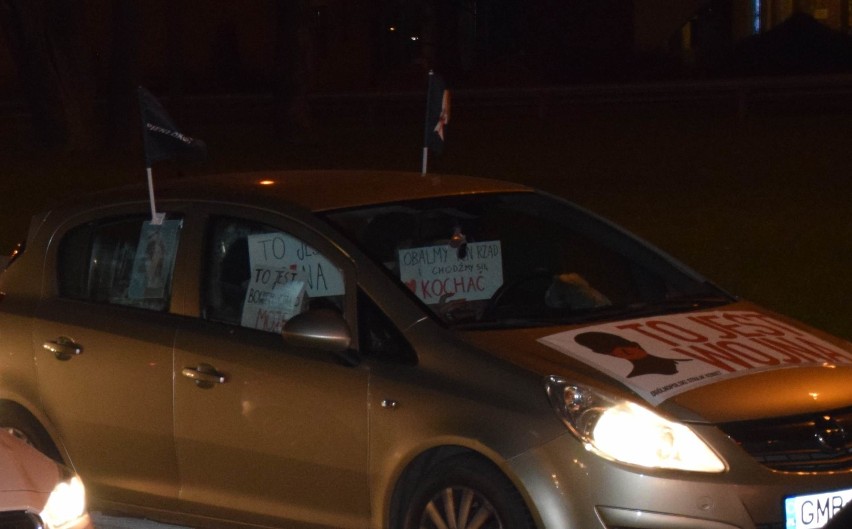 Malbork. Protest kobiet na drogach krajowych 22 i 55. Po raz piąty odbyła się "Czarna Jazda"