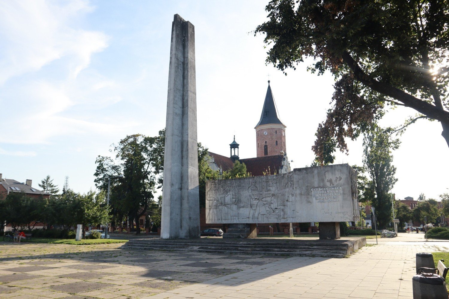 Reconstrucția Pieței Vechi și demolarea monumentului.  Consiliul municipal Pabianice a solicitat finanțare din acordul polonez