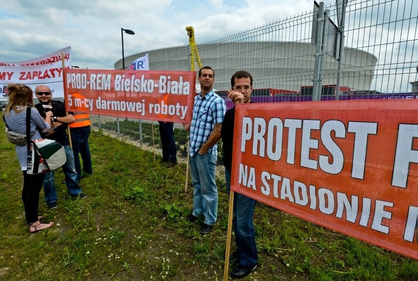 Protest przed stadionem: Zablokujemy wejścia przed meczami!