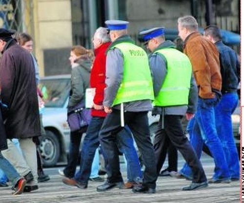 Przed Wigilią policjanci dostali część zaległych świadczeń