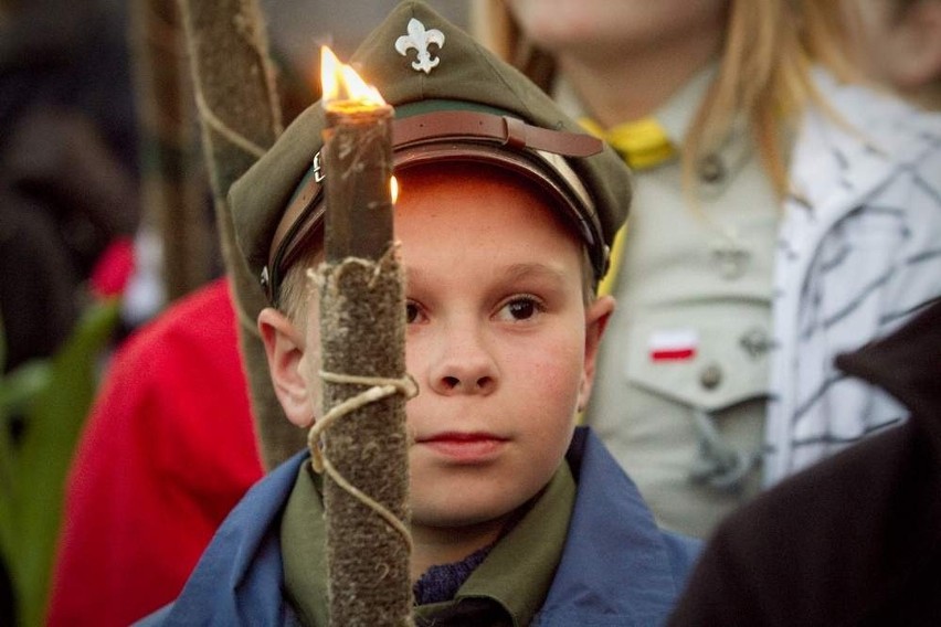 Świdnica: Marsz ku czci poległych pod Smoleńskiem (ZDJĘCIA)