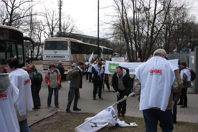 Związkowcy z Wielkopolski na manifestacji w Warszawie [ZDJĘCIA, RELACJA]