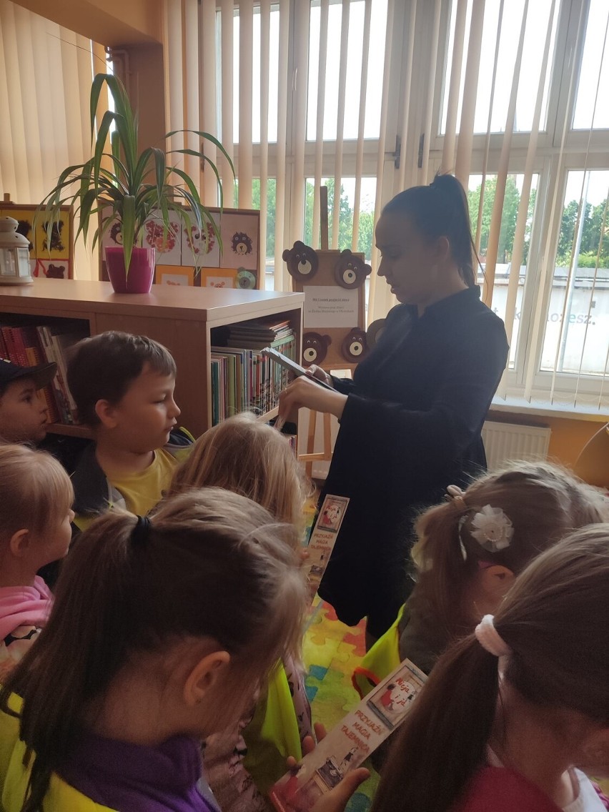 Przedszkolaki z Zaczarowanego Przedszkola odwiedziły bibliotekę 