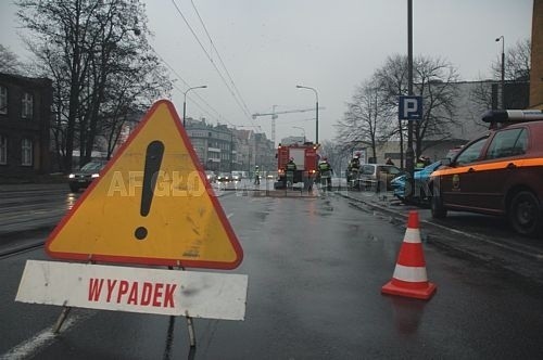 W sumie sześć aut zderzyło się w Komornikach w odstępie pół godziny