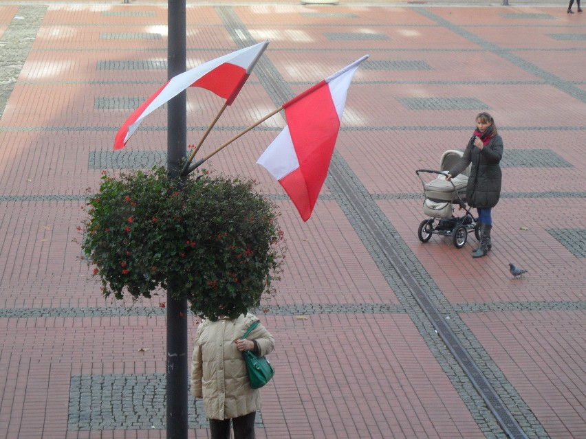 Niepodległość czasem chowa twarz... [Fotka zrobiona na Rynku...