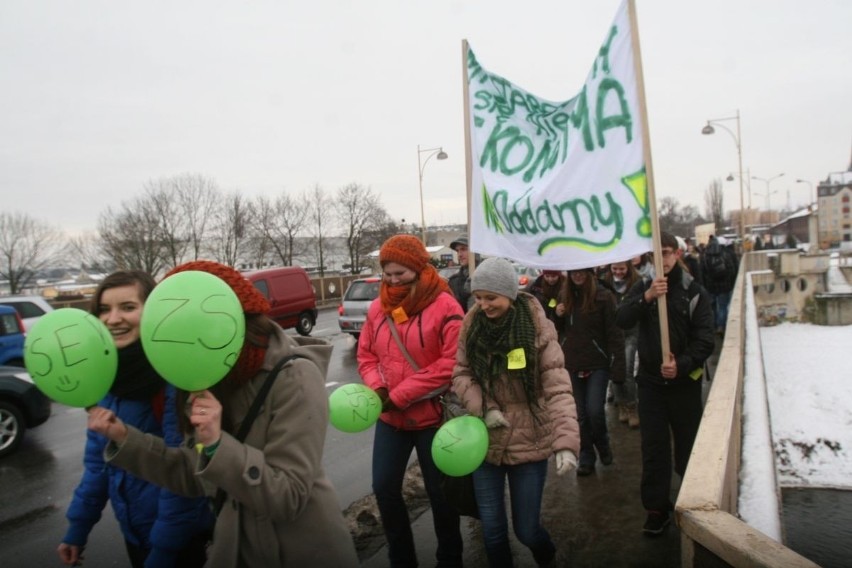 Pikieta uczniów Ekonoma w Raciborzu