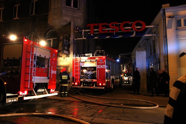 Ktoś podpalił Tesco przy Gdańskiej 81 w Łodzi?