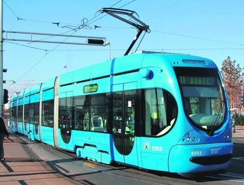 Poznańska Fabryka Pojazdów Szynowych chce wykorzystać sprzedaż chorwackich tramwajów TMK 2200 do zdobycia kontraktu z MPK