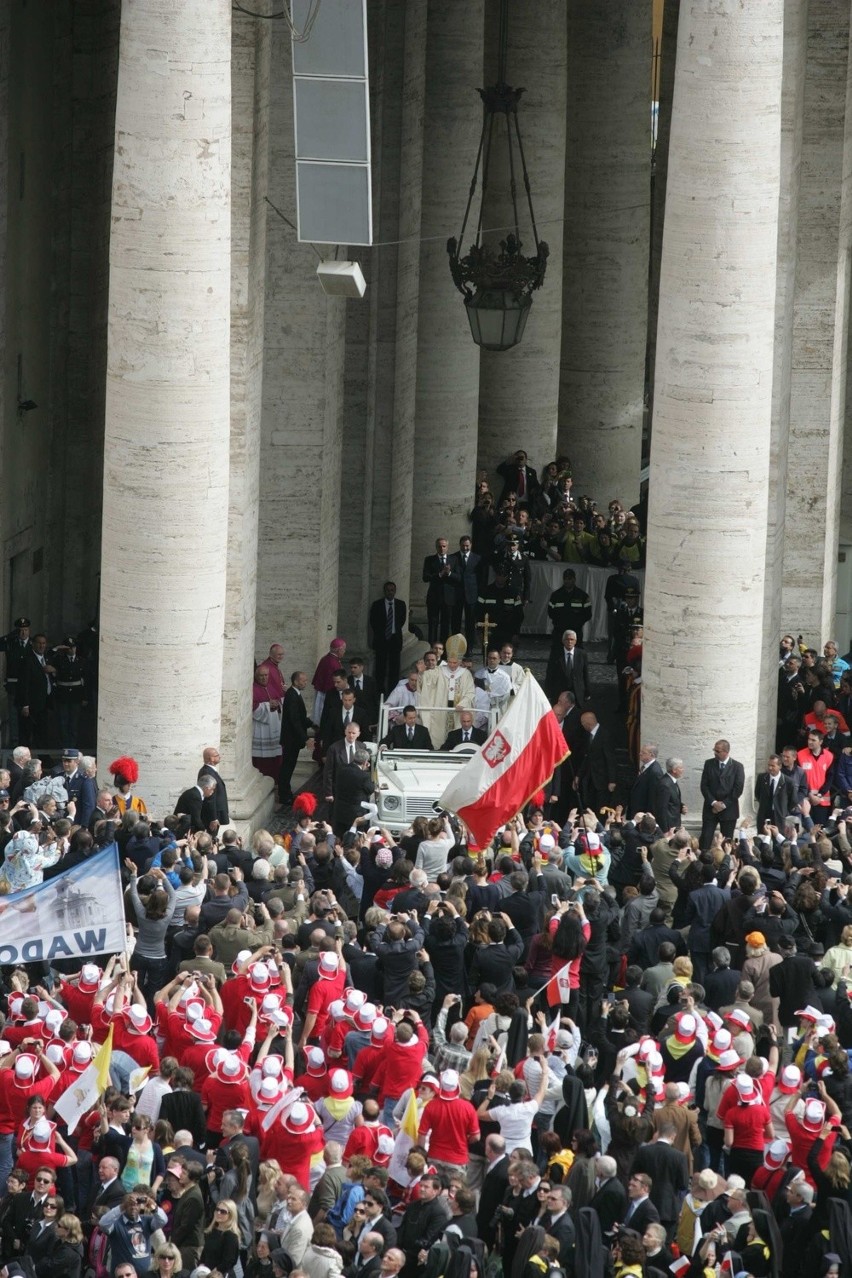 Msza beatyfikacyjna na Placu Św. Piotra w Watykanie [ZDJĘCIA]