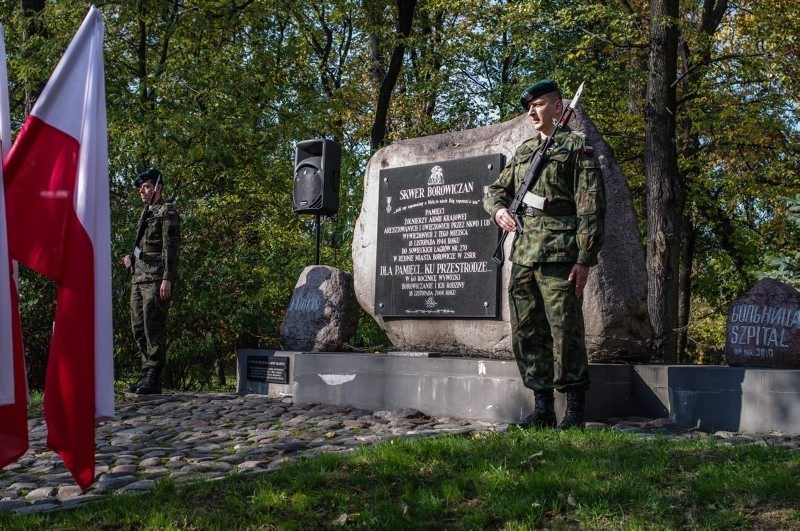 68. rocznica deportacji na Syberię: Złożyli kwiaty pod pomnikiem (ZDJĘCIA)