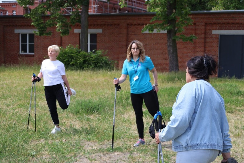 Warsztaty dla seniorów w ANS. Badania, relaksacje i instruktor nordic walking [FOTO]