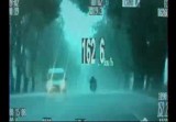 Na K-17 w Jeziornej motocyklista pędził yamahą 160 km/h w deszczu (WIDEO)