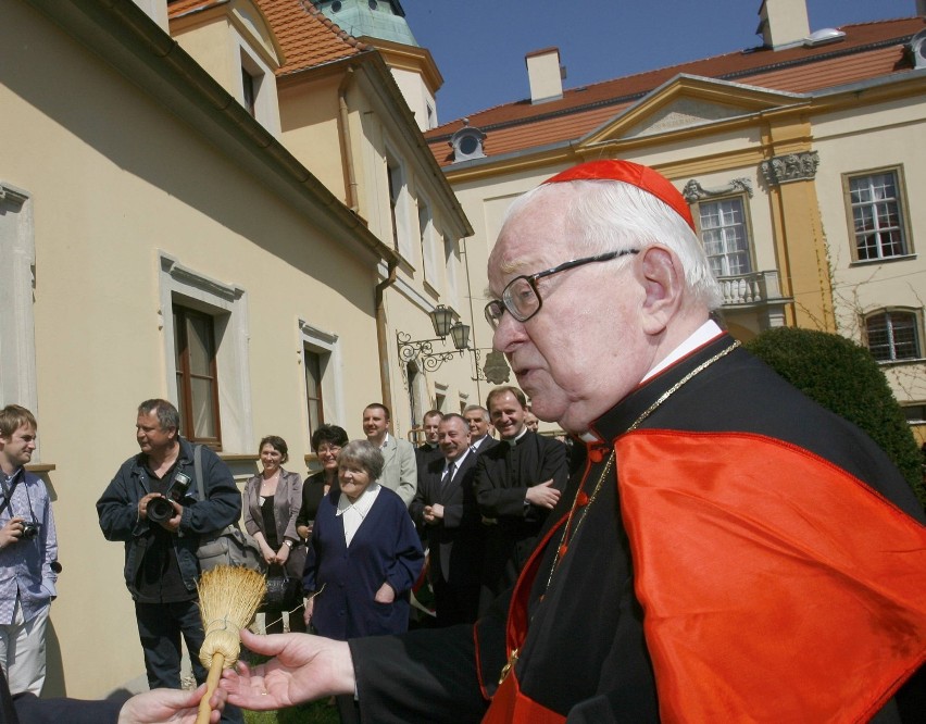 kardynał Henryk Gulbinowicz,  arcybiskup senior...