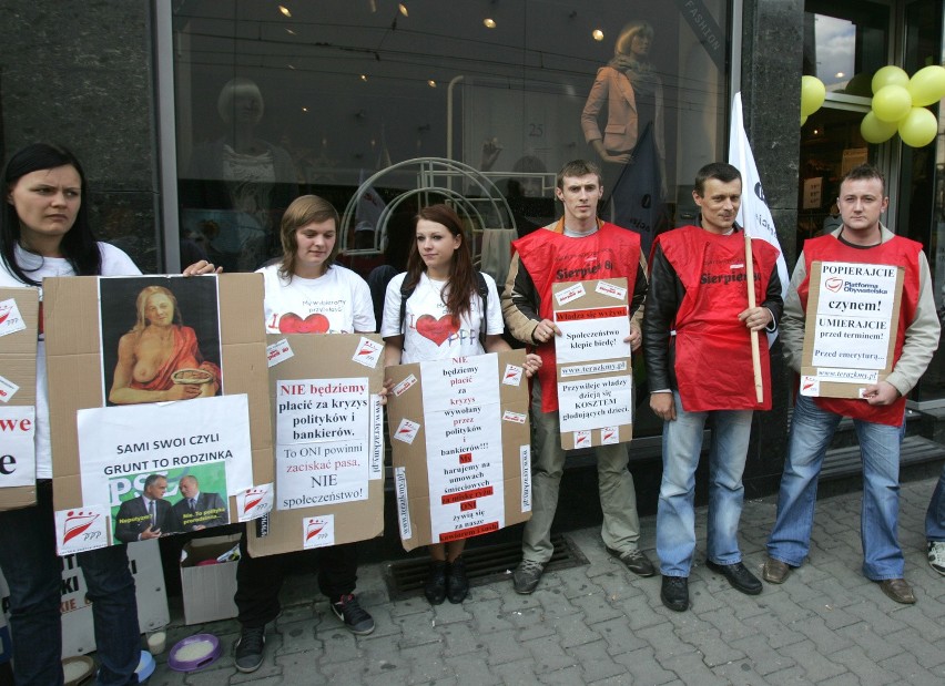 Katowice: Protest Sierpnia 80 przeciwko rządowym cięciom [ZDJĘCIA]